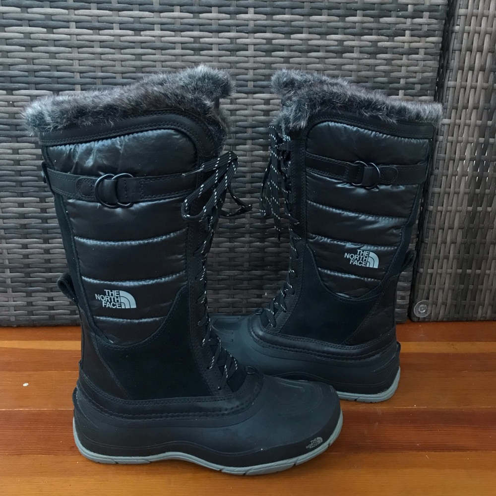 Womens black North Face boots great condition sz 9